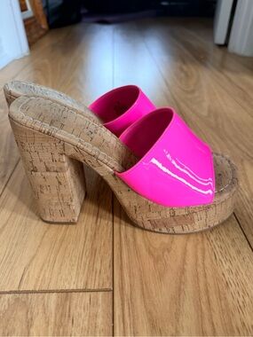 ROC pumps - Neon Pink Cork Platform Mule Heels